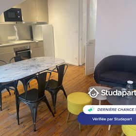 Apartment for rent for €450 per month in Saint-Étienne, Rue du Onze Novembre