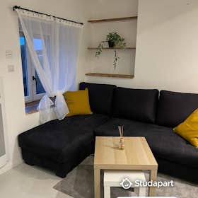Apartment for rent for €540 per month in Saint-Étienne, Rue des Alliés