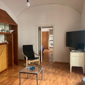 Apartment for rent for €1,800 per month in Naples, Via Duomo