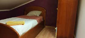 Private room for rent for €420 per month in Sintra, Rua Brincos de Princesa