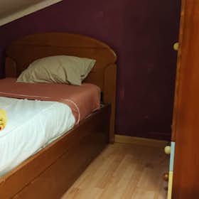 Privé kamer te huur voor € 420 per maand in Sintra, Rua Brincos de Princesa