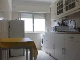 公寓 正在以 €1,950 的月租出租，其位于 Sintra, Praceta Francisco Martins