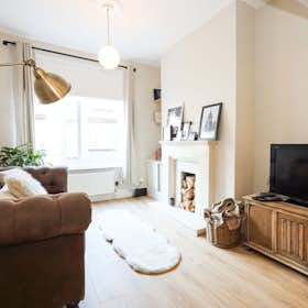 Дом сдается в аренду за 1 500 £ в месяц в Liverpool, Andrew Street