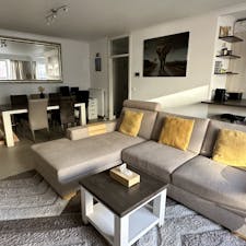 Apartment for rent for €2,000 per month in Jette, Rue Marlène Dietrich