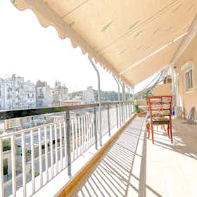 公寓 正在以 €890 的月租出租，其位于 Athens, Arktinou