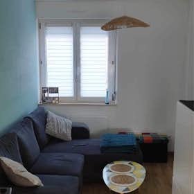 Appartement te huur voor € 580 per maand in Maubeuge, Rue Jean Bart