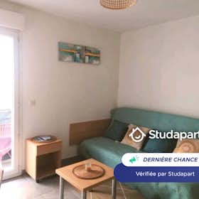 Appartement te huur voor € 485 per maand in Toulon, Rue Pierre Bories