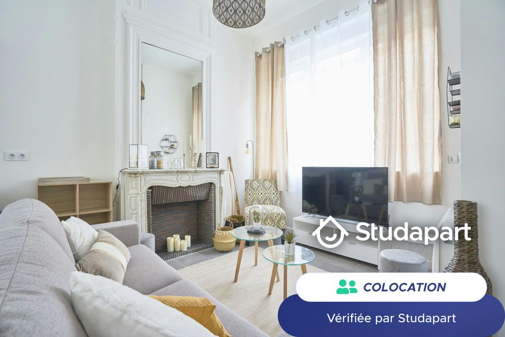 Private room for rent on Rue d'Alger, Lille