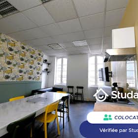 Privé kamer te huur voor € 380 per maand in Tarbes, Rue Brauhauban