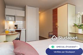 Private room for rent for €600 per month in La Rochelle, Rue Franc Lapeyre