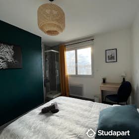 Private room for rent for €545 per month in Pessac, Avenue du Docteur Nancel Pénard