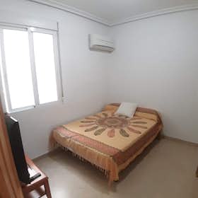 Private room for rent for €350 per month in Murcia, Calle San Carlos