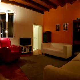 Apartment for rent for €1,200 per month in Padova, Via Domenico Campagnola