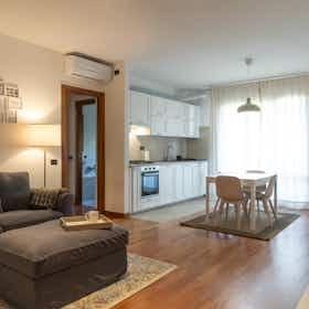 公寓 正在以 €2,100 的月租出租，其位于 Padova, Via Lorenzo da Bologna