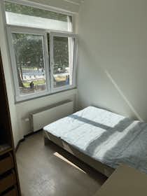 Appartement te huur voor € 1.400 per maand in Brussels, Quai du Commerce