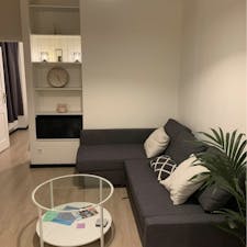 Apartment for rent for €1,400 per month in Brussels, Quai du Commerce