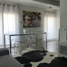 Apartment for rent for €1,400 per month in Lisbon, Rua Sam Levy