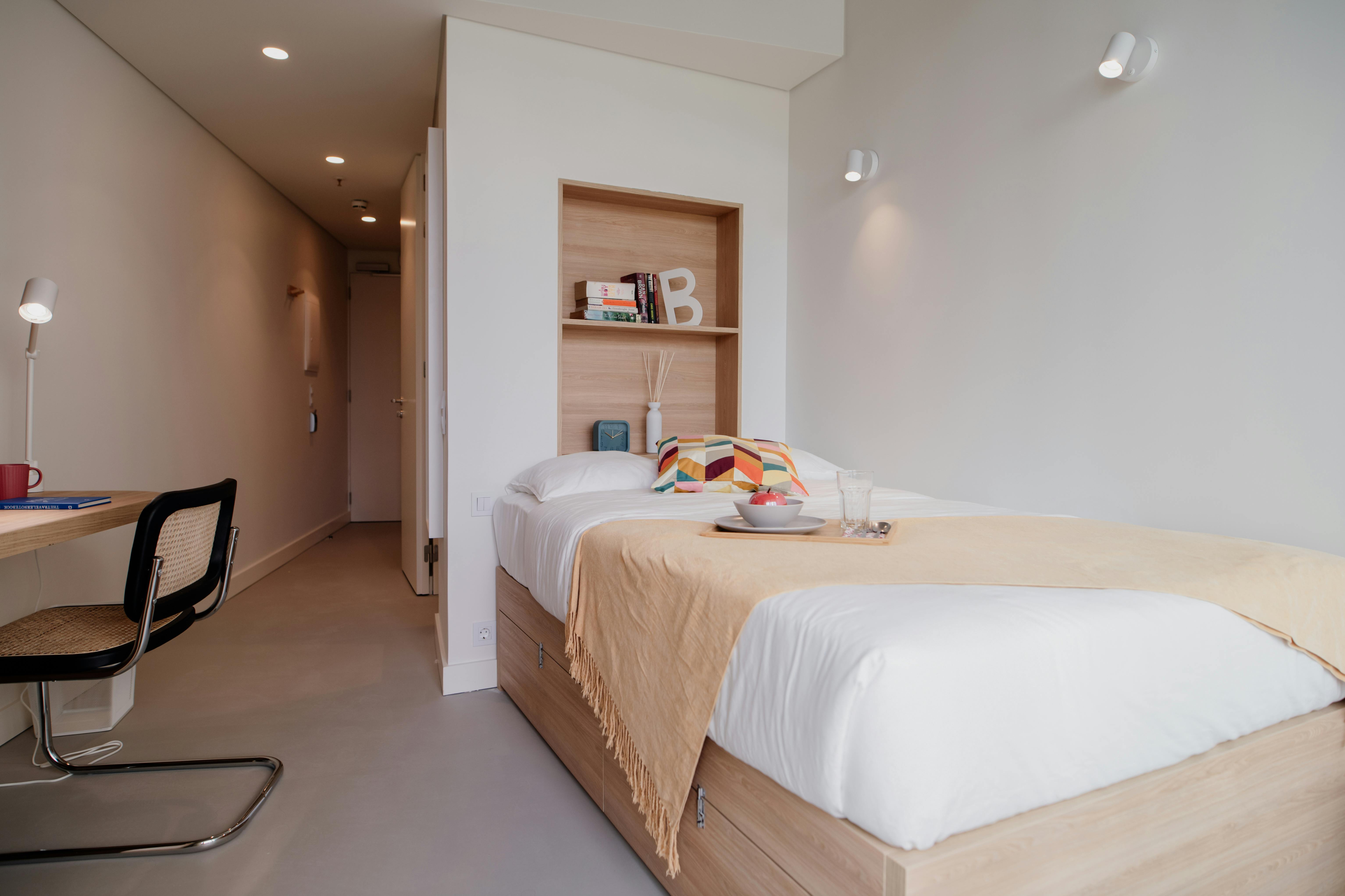 Studio for rent for €1,190 per month in Porto, Rua Manuel Pacheco de Miranda