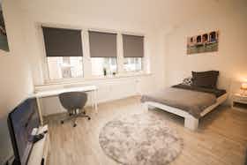 Отдельная комната сдается в аренду за 945 € в месяц в Köln, Hohe Straße