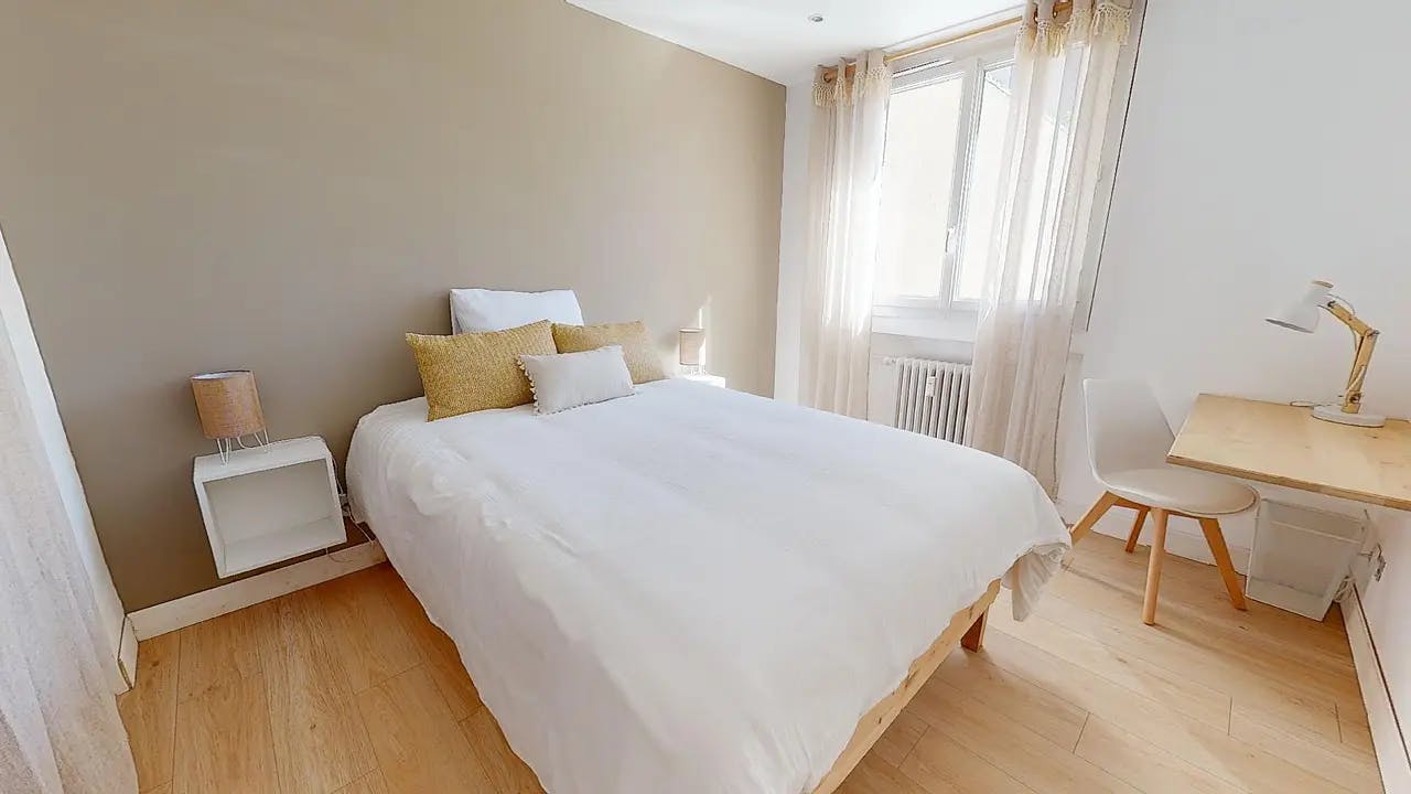 私人房间 正在以 €380 的月租出租，其位于 Saint-Étienne, Rue Lavoisier