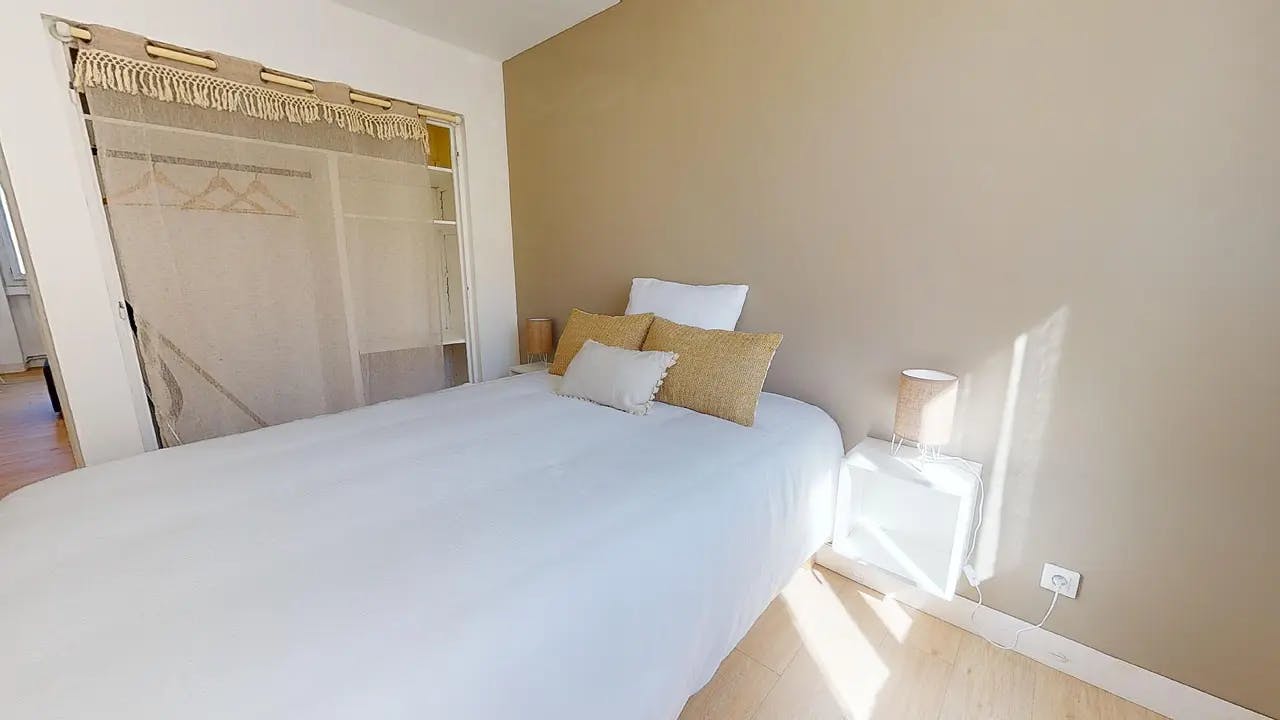 私人房间 正在以 €380 的月租出租，其位于 Saint-Étienne, Rue Lavoisier