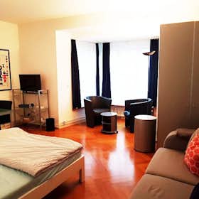 Appartement à louer pour 1 900 CHF/mois à Basel, Eggfluhstrasse