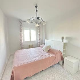 Private room for rent for €340 per month in Toledo, Avenida Río Ventalomar