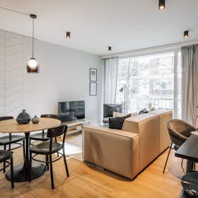 Apartment for rent for €4,017 per month in Lisbon, Rua Capitão Ramires