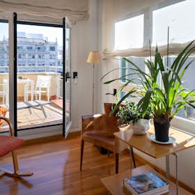 Apartment for rent for €4,725 per month in Barcelona, Passeig de Gràcia