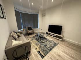 Casa para alugar por £ 2.900 por mês em Leicester, Harrow Road