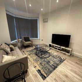 Huis te huur voor £ 2.900 per maand in Leicester, Harrow Road