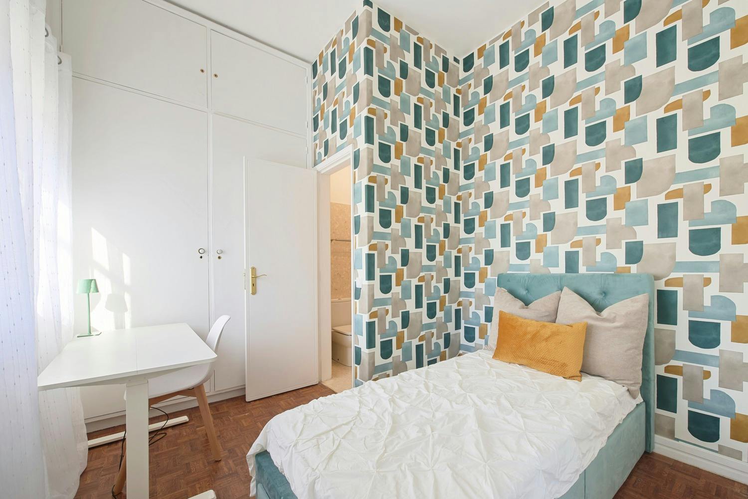 Avenida Defensores de Chaves, Lisbon preview