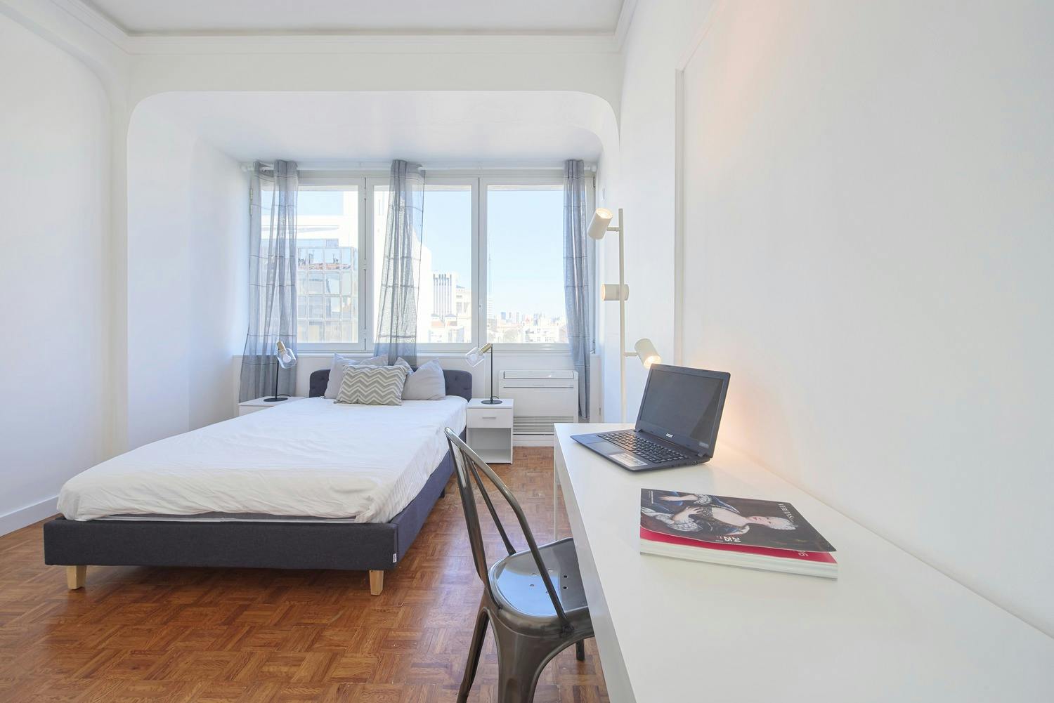 Avenida Defensores de Chaves, Lisbon preview