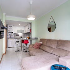 Wohnung for rent for 1.150 € per month in Porto, Rua de Cinco de Outubro