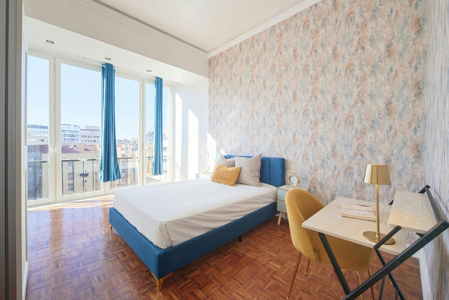 Avenida Defensores de Chaves, Lisbon preview