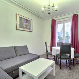 公寓 正在以 €1,696 的月租出租，其位于 Paris, Rue de Montreuil