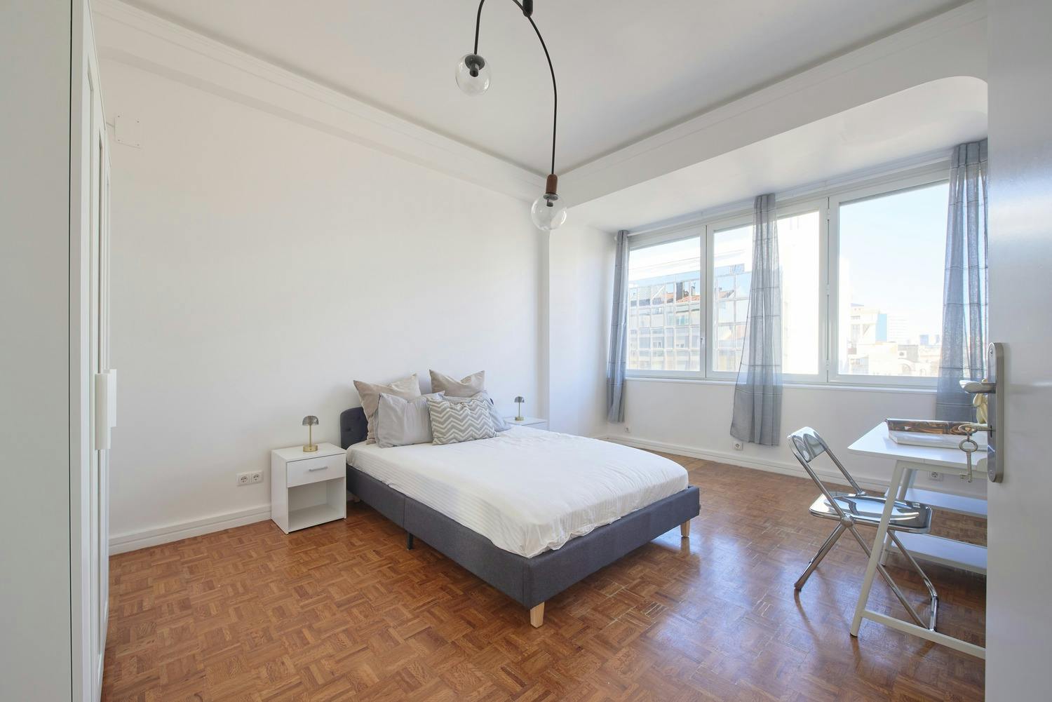 Avenida Defensores de Chaves, Lisbon preview