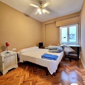 Chambre privée for rent for 350 € per month in Zaragoza, Paseo La Constitución