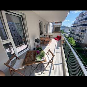 Apartment for rent for €1,800 per month in Frankfurt, Mainzer Landstraße