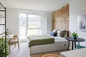 Studio for rent for €1,229 per month in Aachen, Mefferdatisstraße