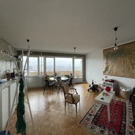 公寓 正在以 €1,400 的月租出租，其位于 Brussels, Quai du Batelage