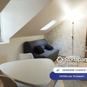 Apartament de închiriat pentru 460 EUR pe lună în Orléans, Rue Étienne Dolet