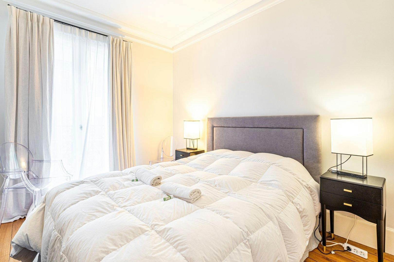 Apartment for rent for €4,877 per month in Paris, Rue de l'Abbé Grégoire