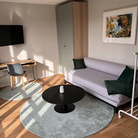Apartment for rent for €1,200 per month in Berlin, Wangenheimstraße