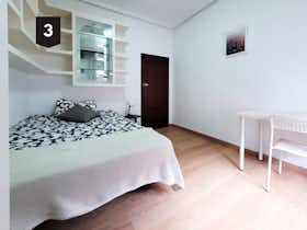 WG-Zimmer zu mieten für 470 € pro Monat in Bilbao, Ramón y Cajal etorbidea