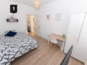 私人房间 正在以 €515 的月租出租，其位于 Bilbao, Plaza Plácido Careaga
