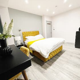 Privé kamer te huur voor £ 2.200 per maand in Harrow on the Hill, Park Drive