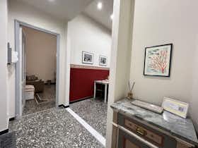 Apartamento para alugar por € 2.408 por mês em Genoa, Via di San Bernardo
