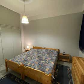 Habitación privada en alquiler por 400 € al mes en Thessaloníki, Gladstonos