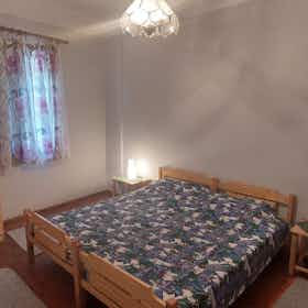 私人房间 正在以 €400 的月租出租，其位于 Thessaloníki, Gladstonos